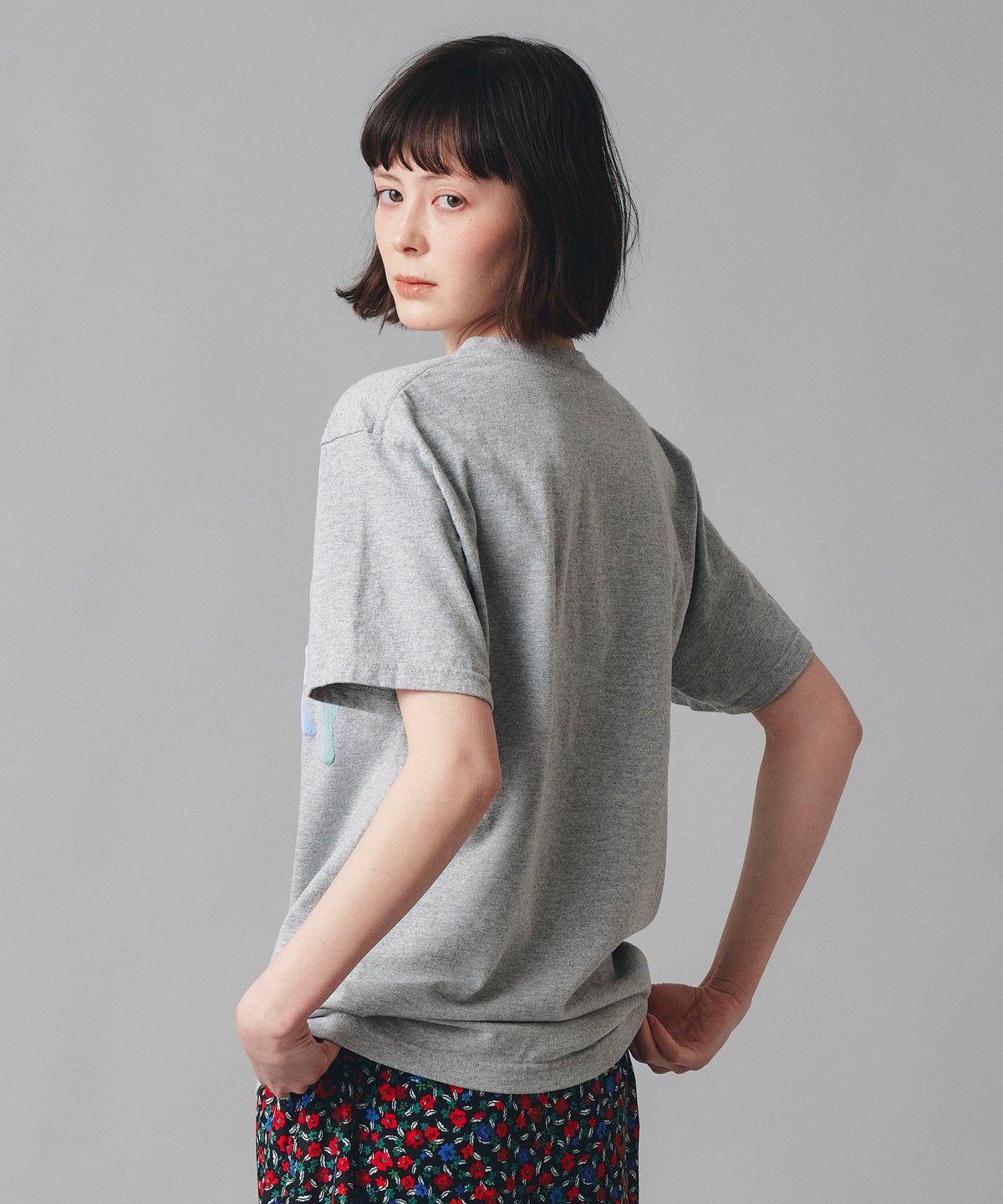 グレー ピンク ブラック 半袖 Tシャツ クロックフロッキープリント ウォッシャブル M L カラフルフロッキープリントTシャツ AT THE TRNK ＠