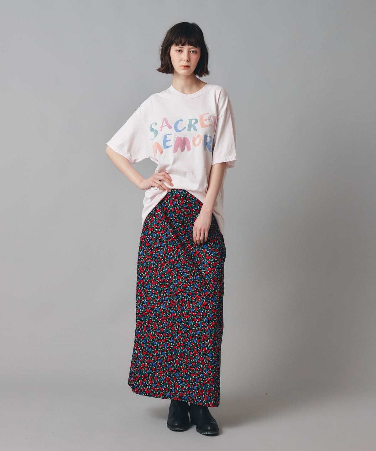 グレー ピンク ブラック 半袖 Tシャツ クロックフロッキープリント ウォッシャブル M L カラフルフロッキープリントTシャツ AT THE TRNK ＠