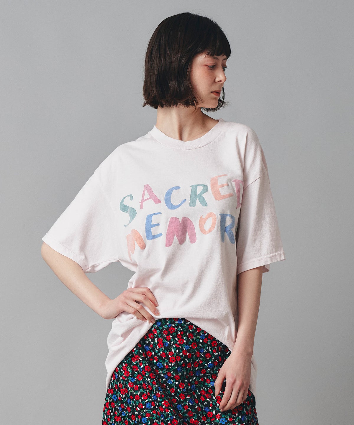 グレー ピンク ブラック 半袖 Tシャツ クロックフロッキープリント ウォッシャブル M L カラフルフロッキープリントTシャツ AT THE TRNK ＠