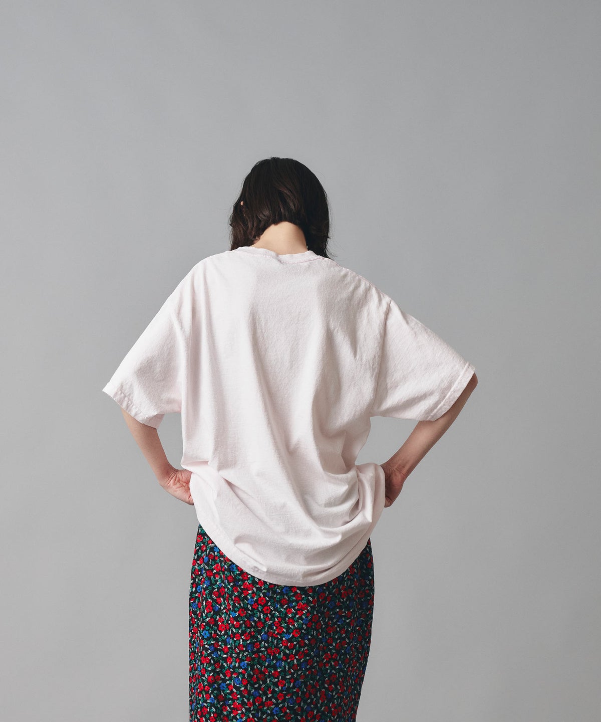 グレー ピンク ブラック 半袖 Tシャツ クロックフロッキープリント ウォッシャブル M L カラフルフロッキープリントTシャツ AT THE TRNK ＠