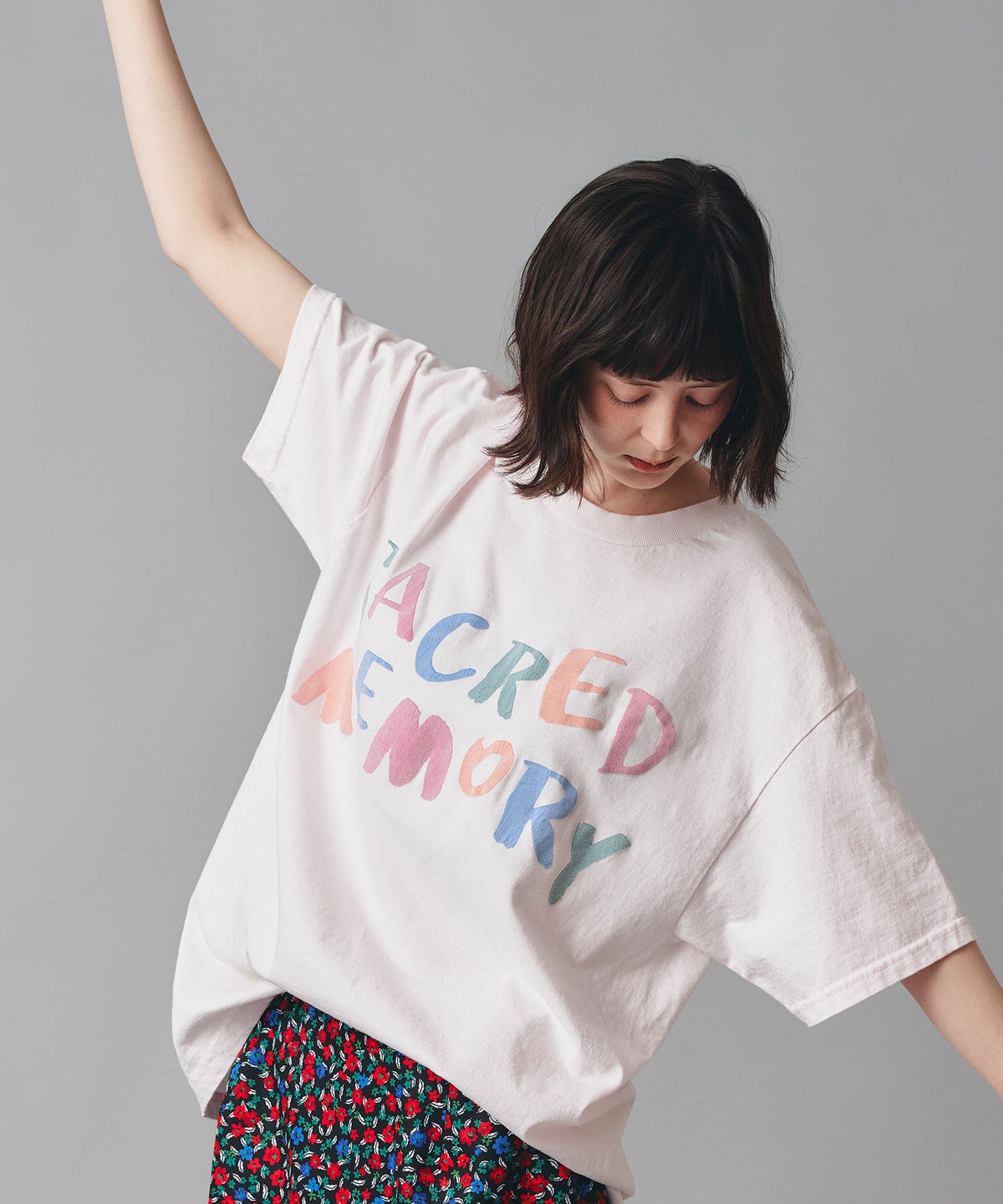グレー ピンク ブラック 半袖 Tシャツ クロックフロッキープリント ウォッシャブル M L カラフルフロッキープリントTシャツ AT THE TRNK ＠