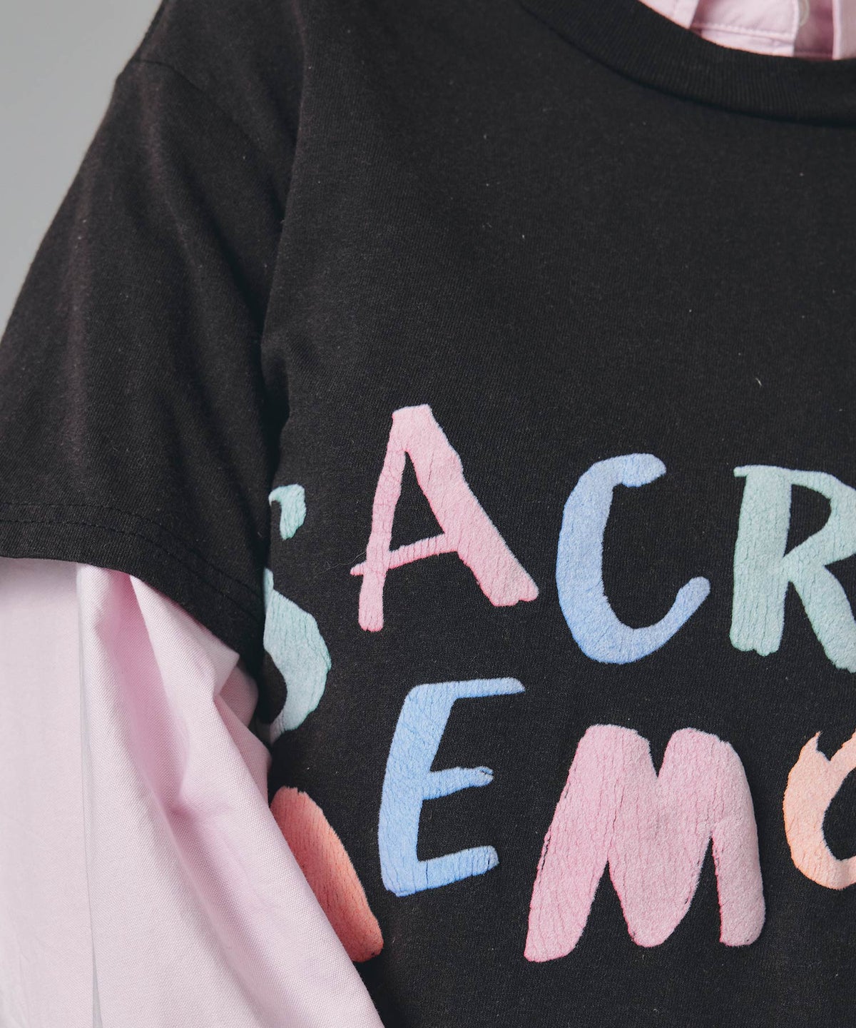 グレー ピンク ブラック 半袖 Tシャツ クロックフロッキープリント ウォッシャブル M L カラフルフロッキープリントTシャツ AT THE TRNK ＠