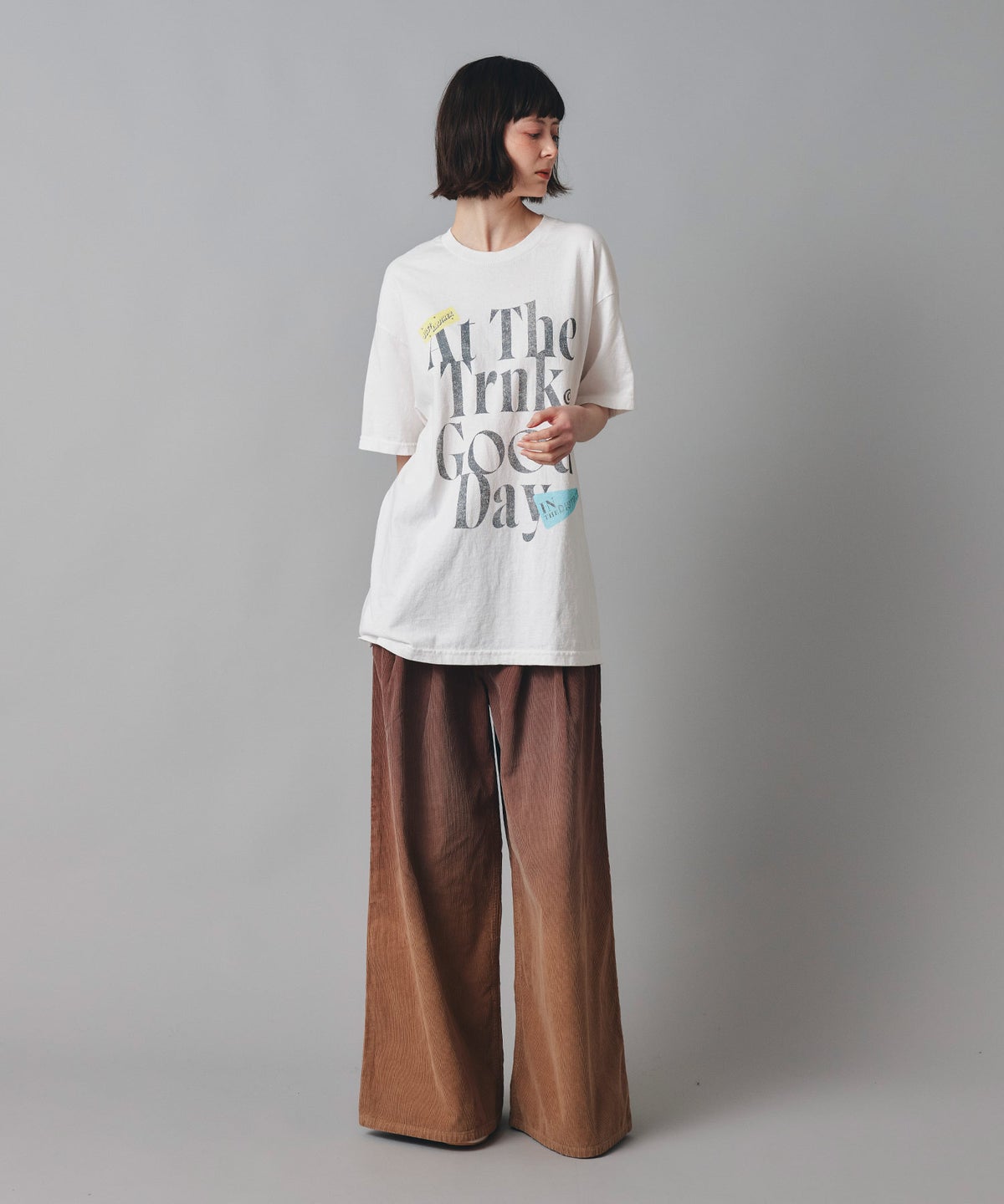 ホワイト グレー クリーム ブラック Tシャツ 半袖 プリント ウォッシャブル M L GOODDAYロゴＴシャツ AT THE TRNK ＠