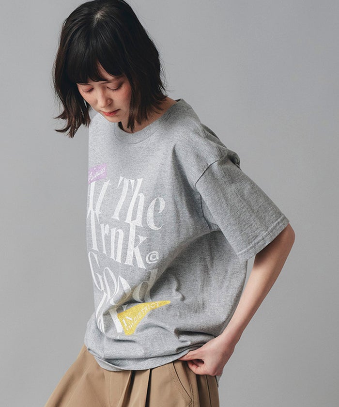 ホワイト グレー クリーム ブラック Tシャツ 半袖 プリント ウォッシャブル M L GOODDAYロゴＴシャツ AT THE TRNK ＠
