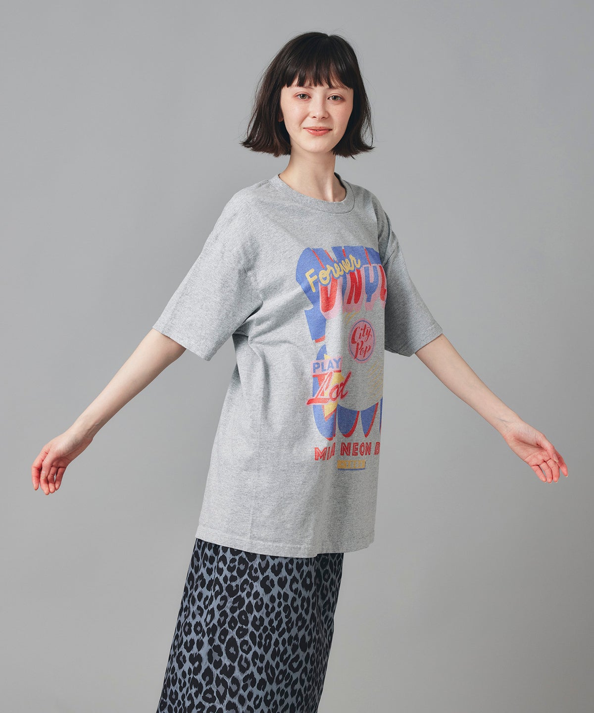 アイボリー グレー ブラック Tシャツ プリント 半袖 ウォッシャブル M L レコードプリントＴシャツ AT THE TRNK ＠