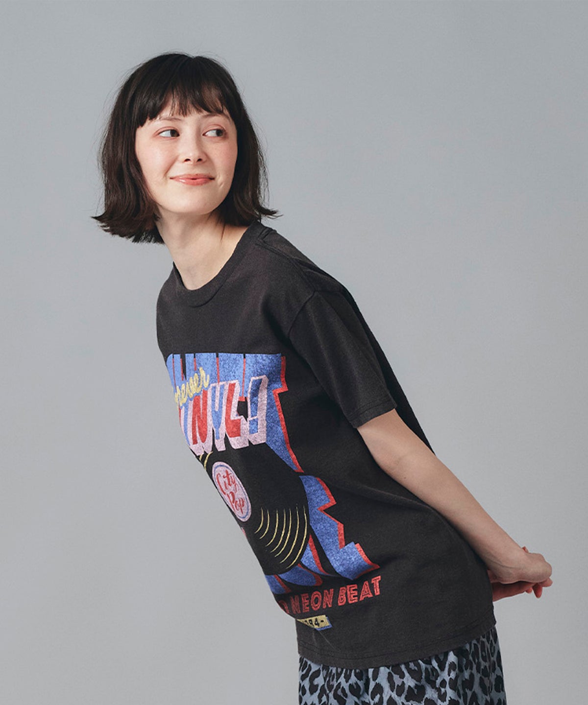 アイボリー グレー ブラック Tシャツ プリント 半袖 ウォッシャブル M L レコードプリントＴシャツ AT THE TRNK ＠