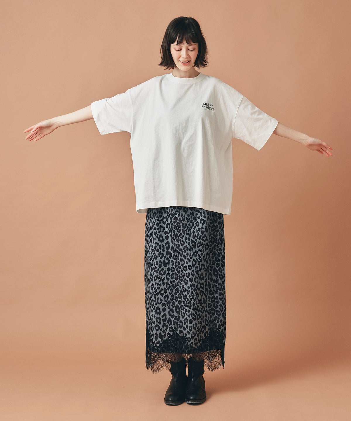 ホワイト ベージュ ブラック 半袖 Tシャツ バックプリント ウォッシャブル フリーサイズ フォトＴシャツ　バックプリント AT THE TRNK ＠