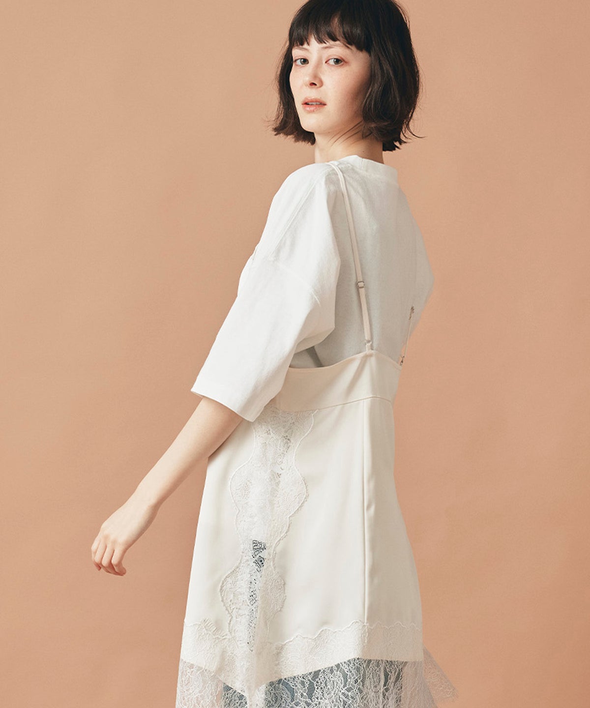 ホワイト チャコール ベージュ 半袖 Tシャツ プリント ウォッシャブル フリーサイズ フォトＴシャツ　フラワープリント AT THE TRNK ＠