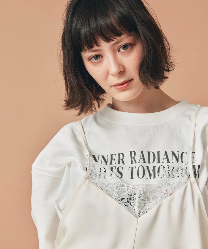 ホワイト チャコール ベージュ 半袖 Tシャツ プリント ウォッシャブル フリーサイズ フォトＴシャツ　フラワープリント AT THE TRNK ＠