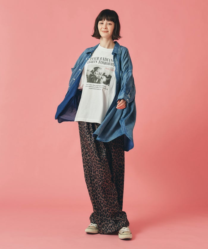 ホワイト チャコール ベージュ 半袖 Tシャツ プリント ウォッシャブル フリーサイズ フォトＴシャツ　フラワープリント AT THE TRNK ＠