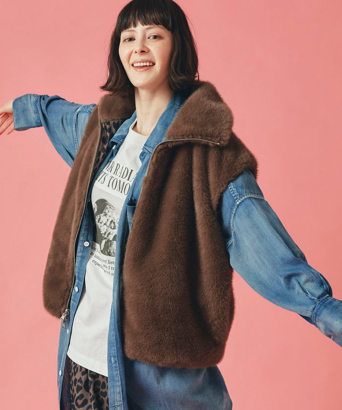 ホワイト チャコール ベージュ 半袖 Tシャツ プリント ウォッシャブル フリーサイズ フォトＴシャツ　フラワープリント AT THE TRNK ＠