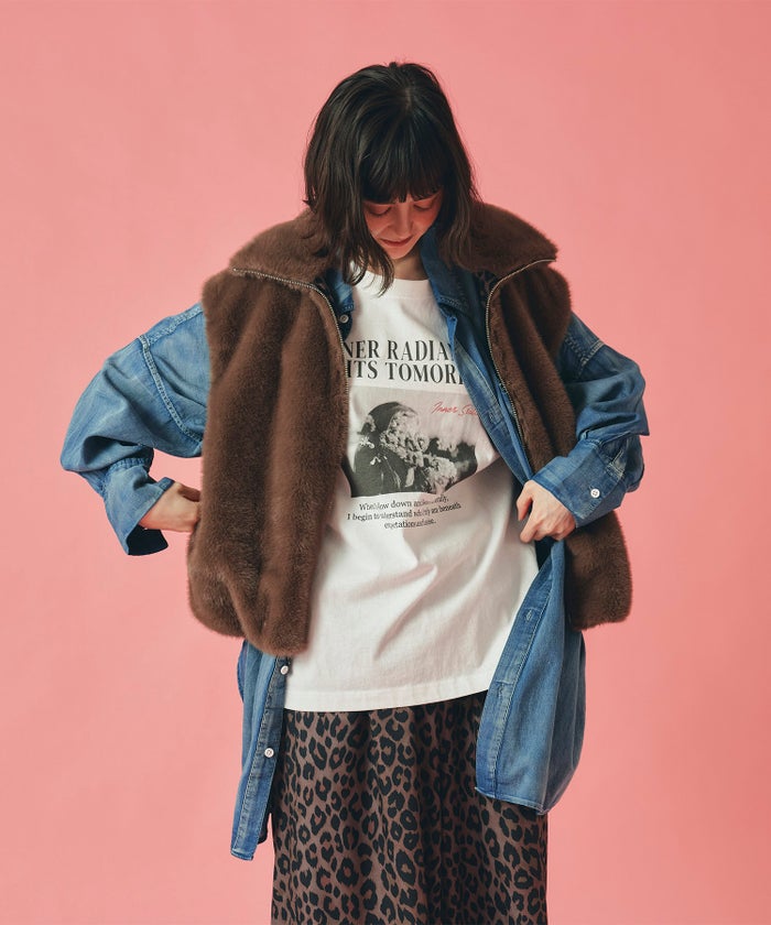 ホワイト チャコール ベージュ 半袖 Tシャツ プリント ウォッシャブル フリーサイズ フォトＴシャツ　フラワープリント AT THE TRNK ＠