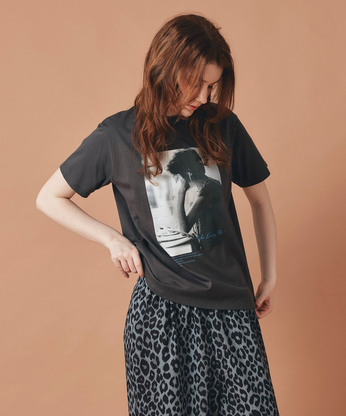 ホワイト チャコール ベージュ 半袖 Tシャツ プリント ウォッシャブル フリーサイズ フォトTシャツ　女性プリント AT THE TRNK ＠