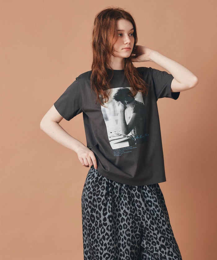ホワイト チャコール ベージュ 半袖 Tシャツ プリント ウォッシャブル フリーサイズ フォトTシャツ　女性プリント AT THE TRNK ＠