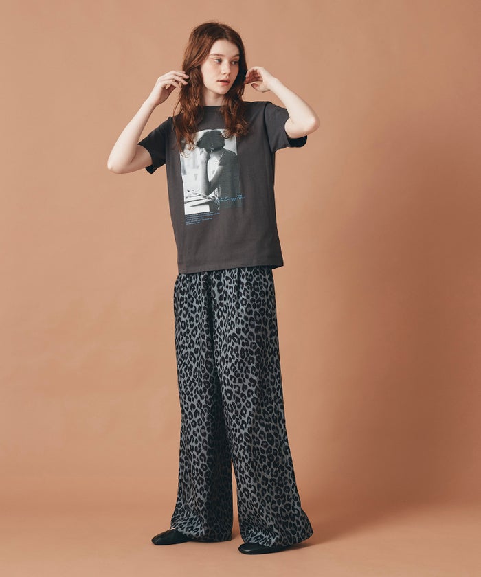 ホワイト チャコール ベージュ 半袖 Tシャツ プリント ウォッシャブル フリーサイズ フォトTシャツ　女性プリント AT THE TRNK ＠