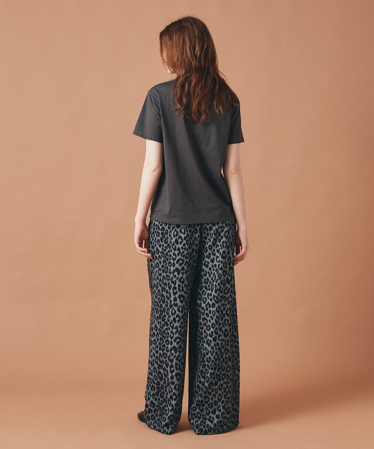 ホワイト チャコール ベージュ 半袖 Tシャツ プリント ウォッシャブル フリーサイズ フォトTシャツ　女性プリント AT THE TRNK ＠