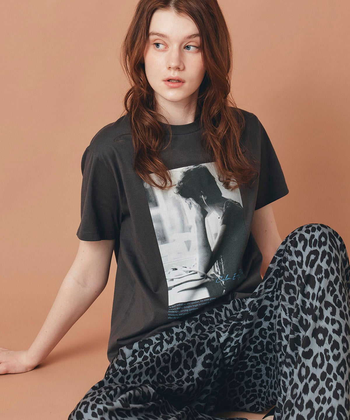 ホワイト チャコール ベージュ 半袖 Tシャツ プリント ウォッシャブル フリーサイズ フォトTシャツ　女性プリント AT THE TRNK ＠