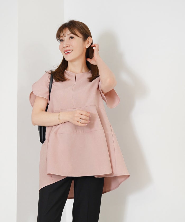 手洗い可 きれいめ 大人カジュアル オフィス フェニミン 体型カバー 上品 春 夏 秋口 ジョイントスペース チューリップ袖コクーンペプラムブラウス Liala×PG