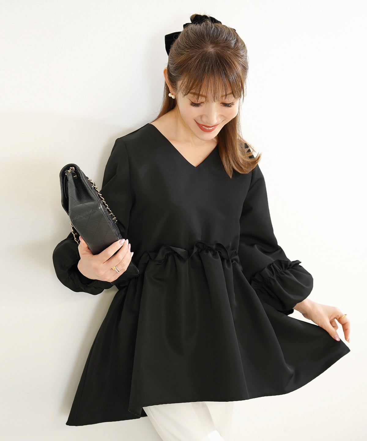 手洗い可 日本製 きれいめ 大人カジュアル オフィス フェニミン 上品 光沢感 夏 秋口 ジョイントスペース グログランペプラムブラウス Liala×PG