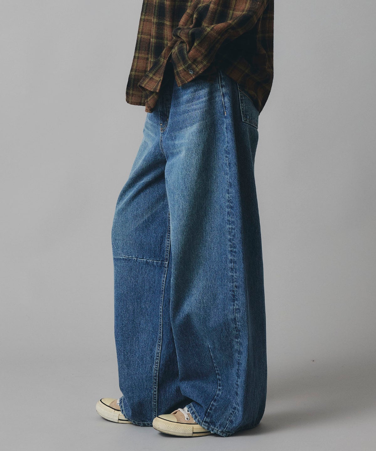 ブルー ワイド パンツ バレルシルエット ワイド デニム ウエストゴム レディース S M L デニムバレルパンツ AT THE TRNK