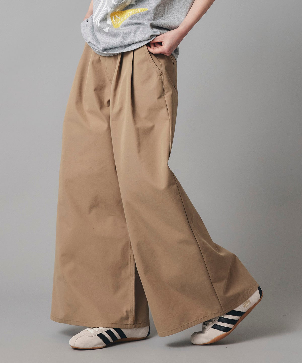 ベージュ ブラック ワイド パンツ チノ ウォッシャブル S M チノワイドパンツ AT THE TRNK