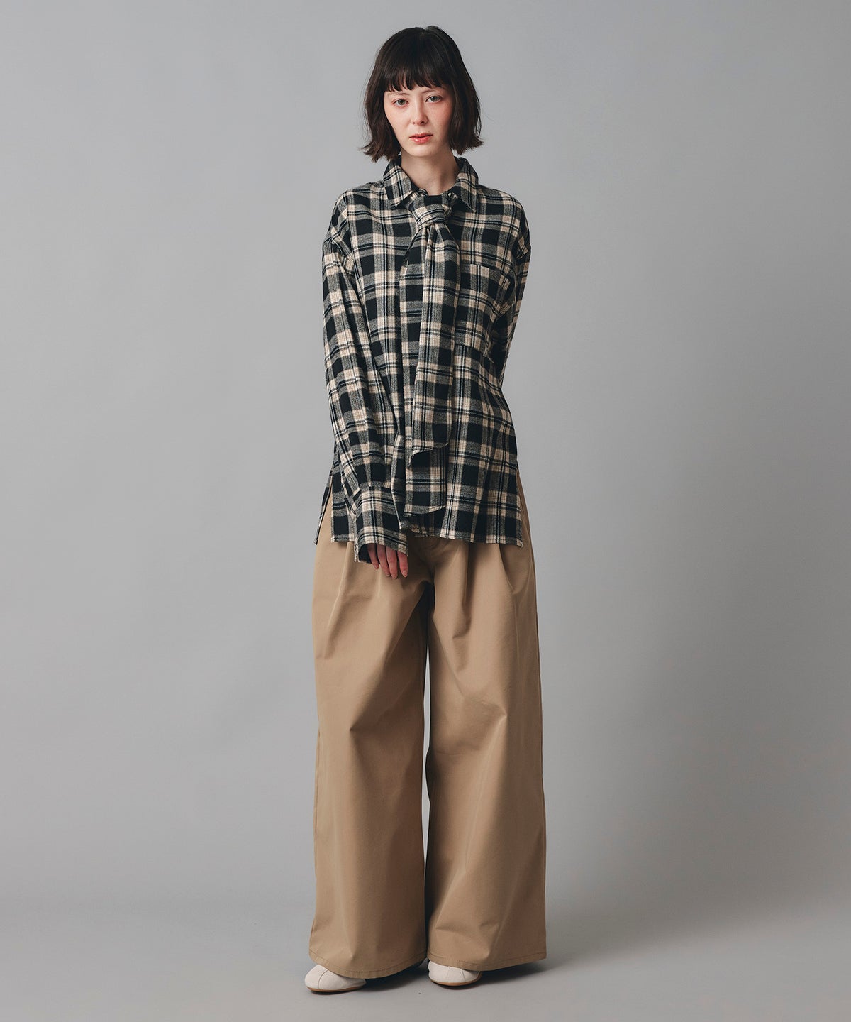 ベージュ ブラック ワイド パンツ チノ ウォッシャブル S M チノワイドパンツ AT THE TRNK