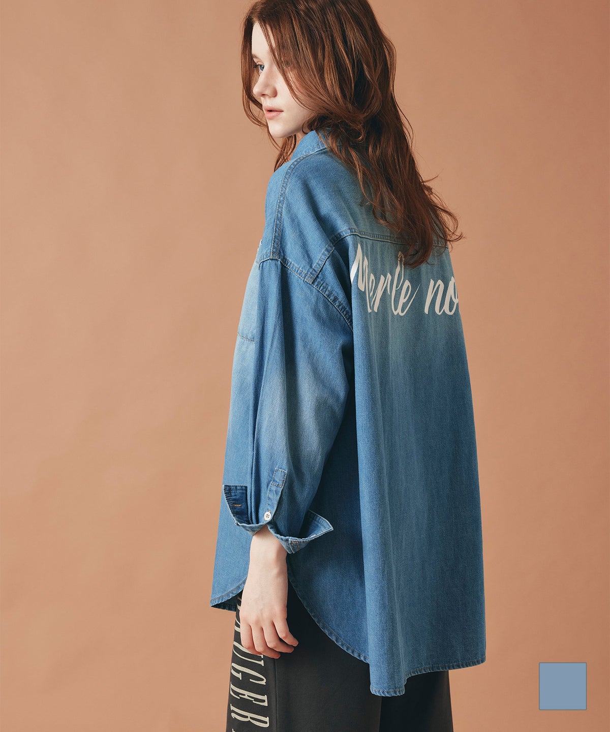 バック ロゴプリント デニム シャツ AT THE TRNK