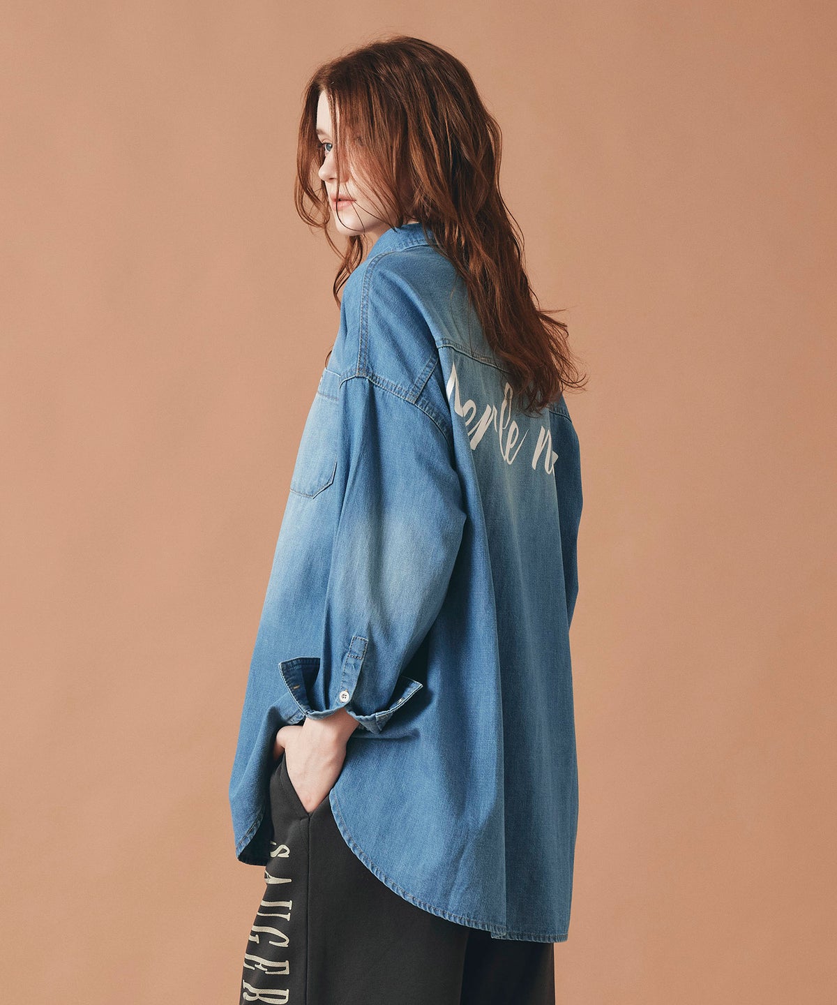 ブルー バック ロゴプリント デニム シャツ 長袖 レディース フリーサイズ バックプリントデニムシャツ AT THE TRNK