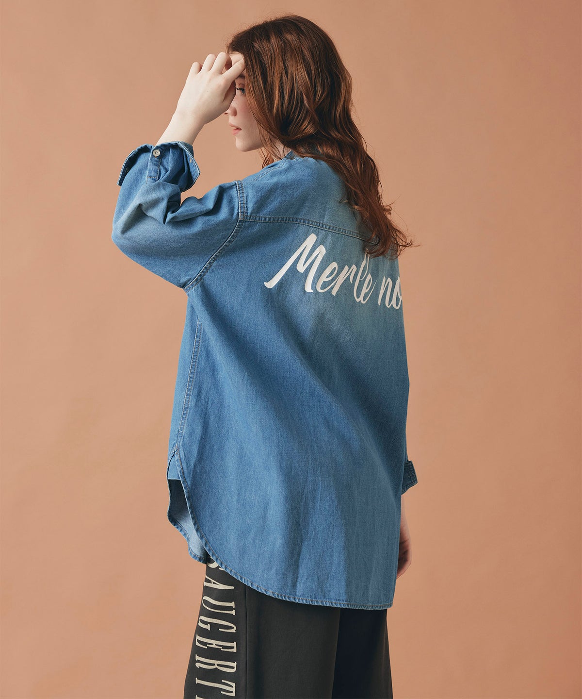 ブルー バック ロゴプリント デニム シャツ 長袖 レディース フリーサイズ バックプリントデニムシャツ AT THE TRNK