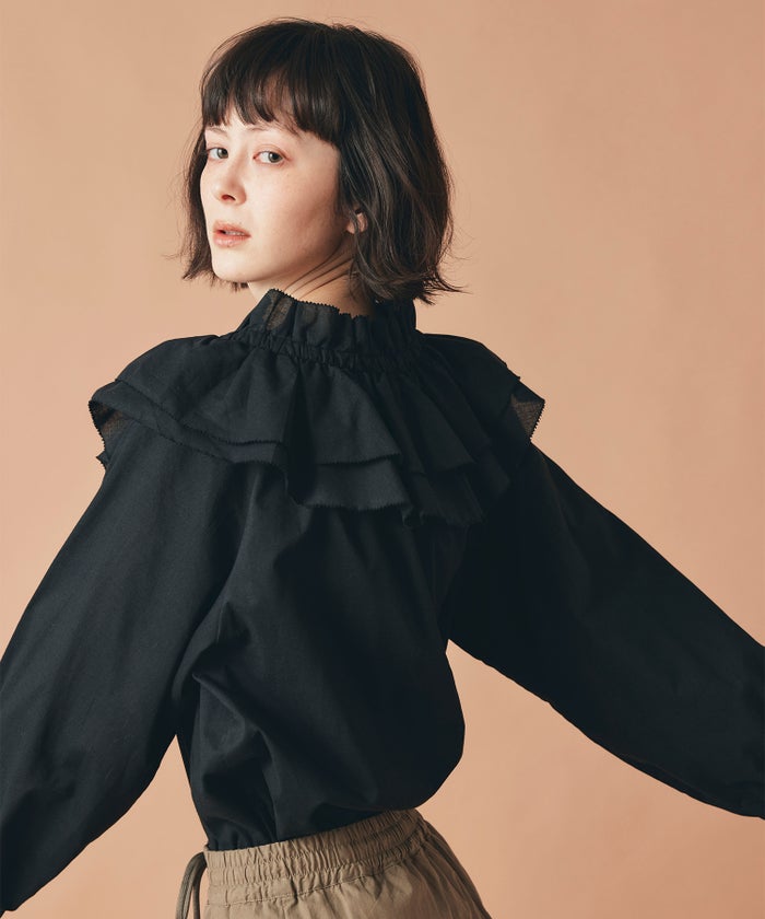 ホワイト ブラック ダブルフリルカラー & リボン ブラウス 長袖 フリーサイズ フリルブラウス AT THE TRNK