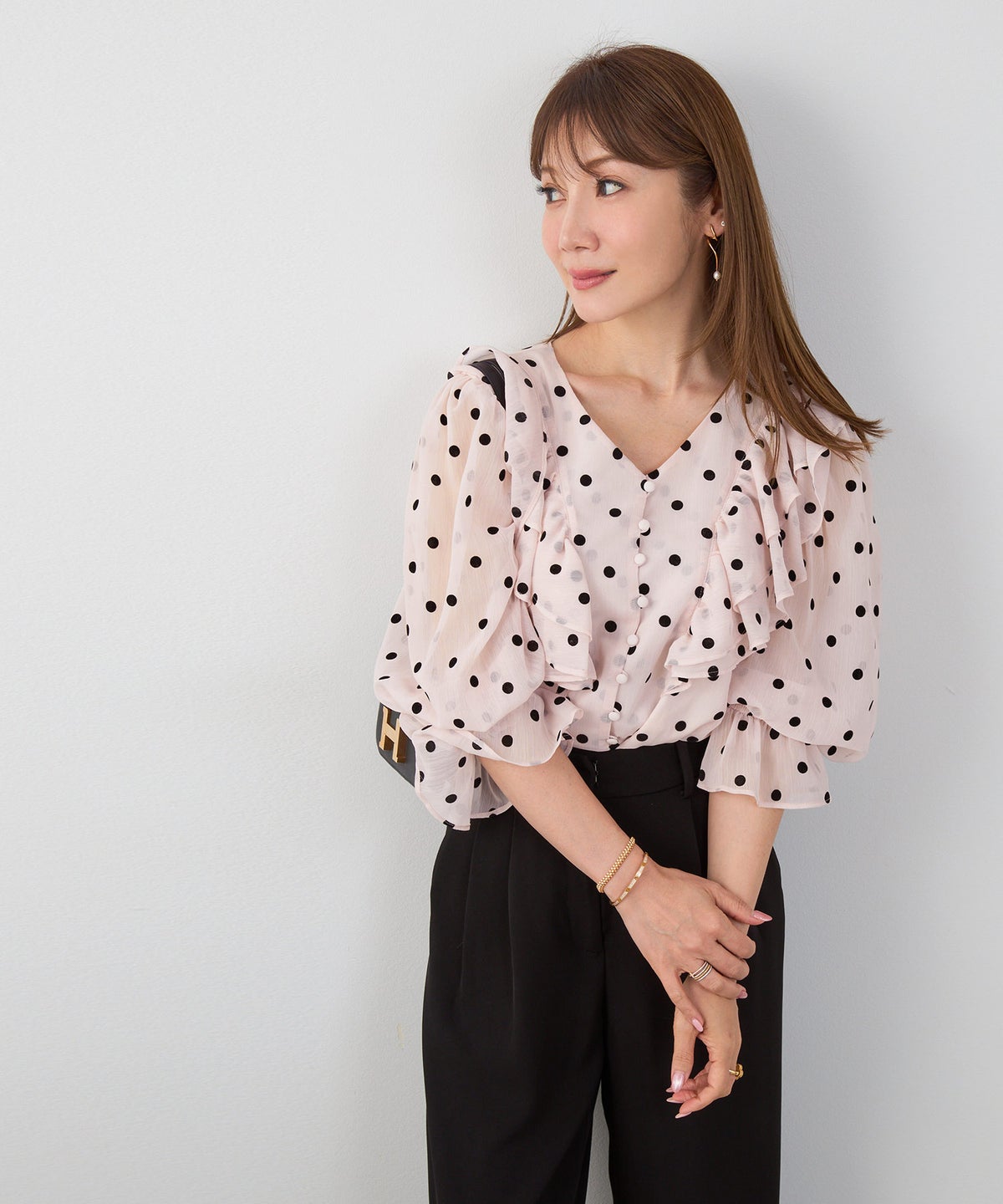 手洗い可 長袖 大人カジュアル オフィス きれいめ フェニミン シアー オールシーズン 柄 ジョイントスペース 楊柳シフォンフロッキーPTフリルブラウス Liala×PG
