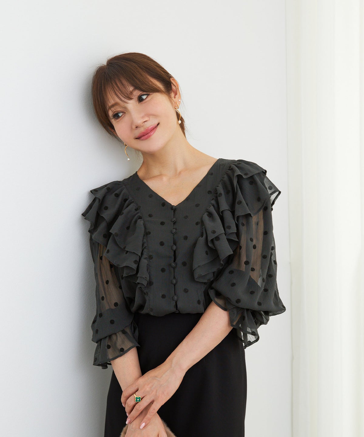 手洗い可 長袖 大人カジュアル オフィス きれいめ フェニミン シアー オールシーズン 柄 ジョイントスペース 楊柳シフォンフロッキーPTフリルブラウス Liala×PG