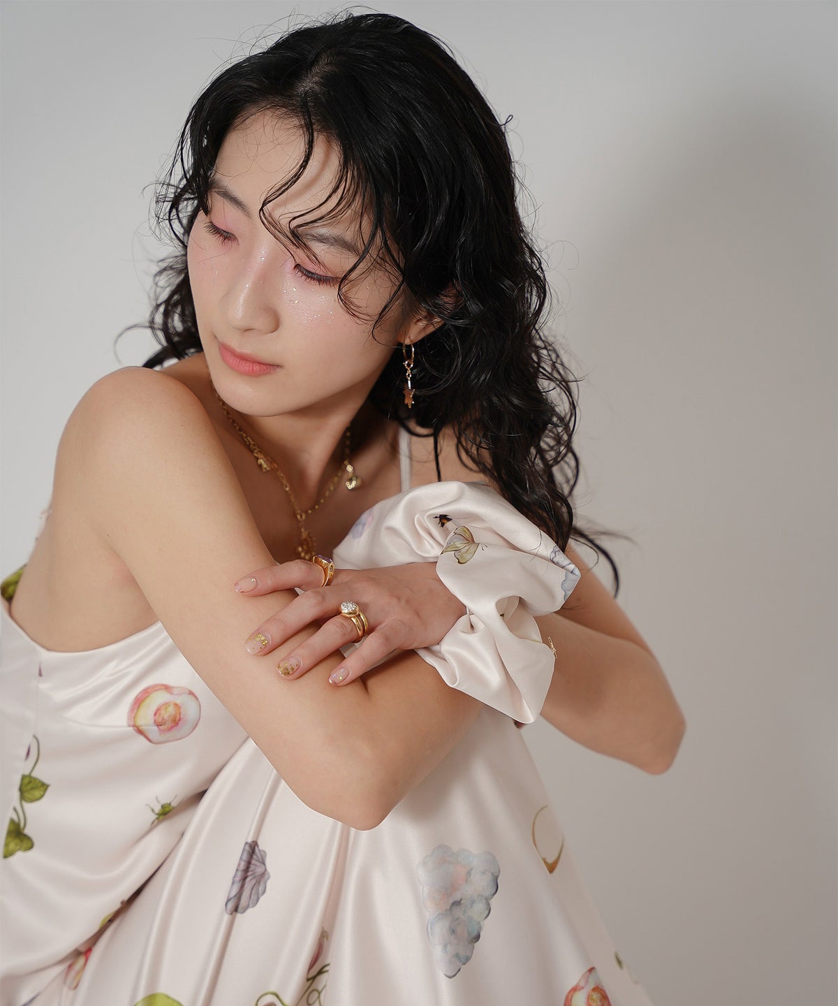 オリジナルプリント チャーム 星 ヘアアクセサリー 大きめ ヘアアレンジ 個性的 ジョイントスペース　星 チャーム付き シュシュ  Ricaco × Joint Space