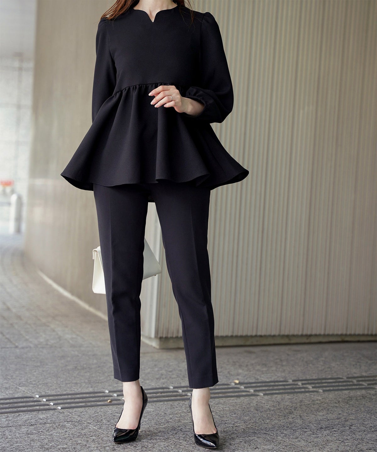 キーネック ペプラム トップス ホワイト ネイビー ベージュ ブラック 長袖 ブラウス M キーネックペプラムトップス HUIT