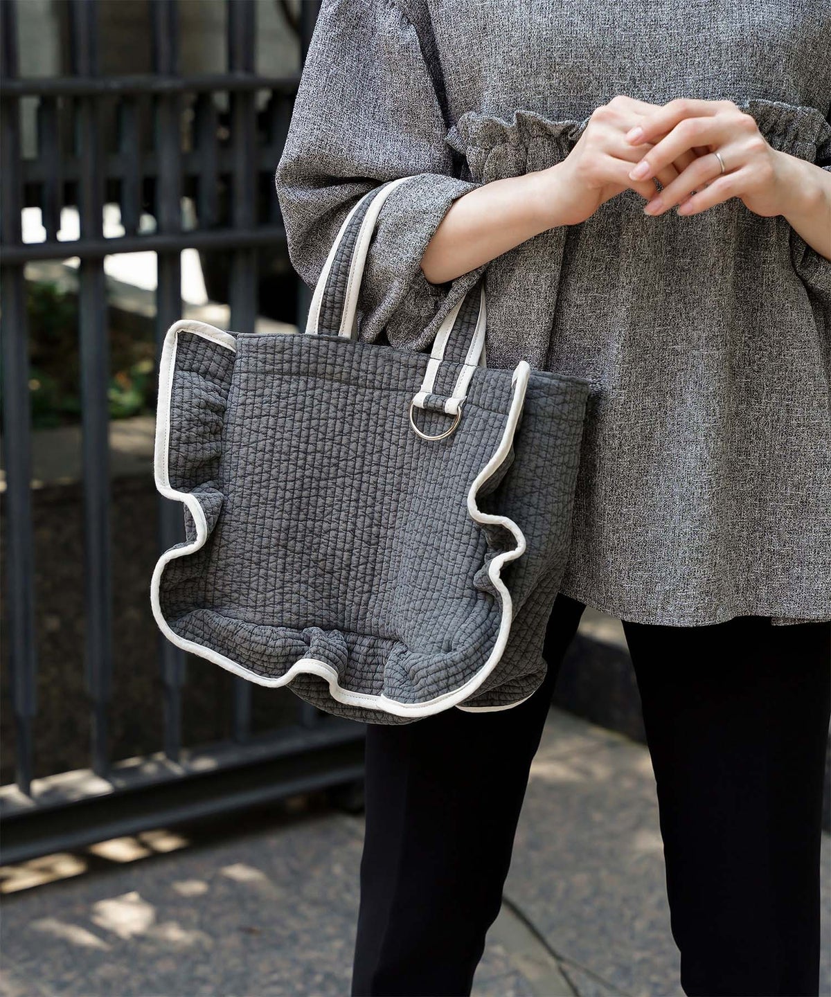 ラッフル ヌビ バッグ スタンダード アイボリー チャコール ネイビー フリーサイズ ラッフルヌビバッグスタンダード HUIT