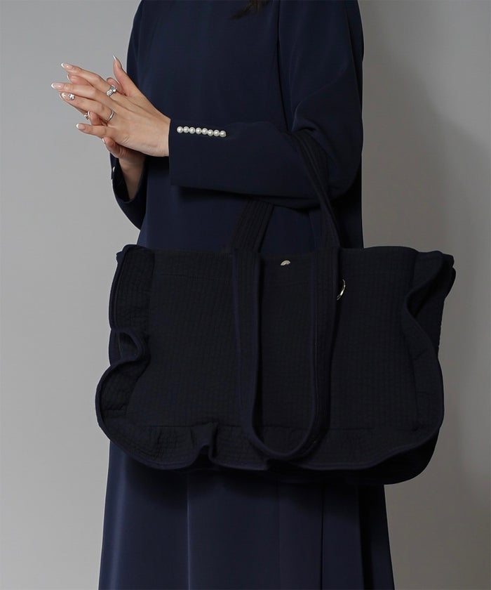 ラッフル ヌビ バッグ Large アイボリー チャコール ネイビー フリーサイズ ラッフルヌビバッグLarge HUIT