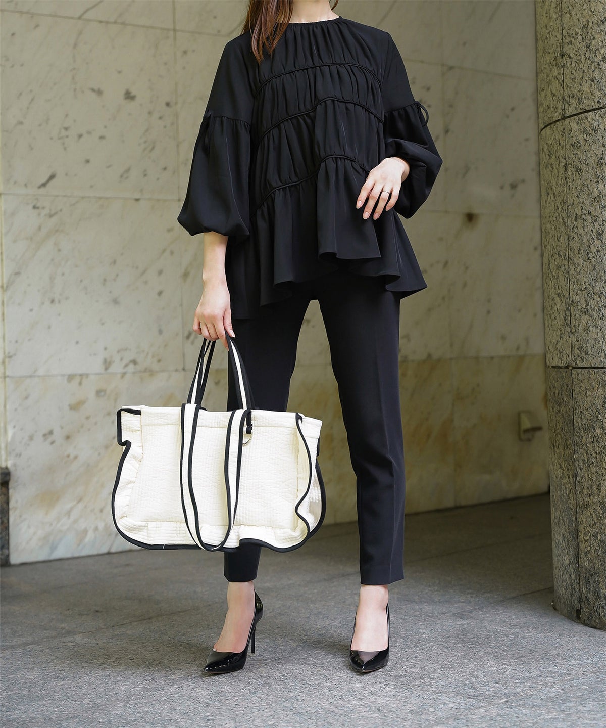 ラッフル ヌビ バッグ Large アイボリー チャコール ネイビー フリーサイズ ラッフルヌビバッグLarge HUIT