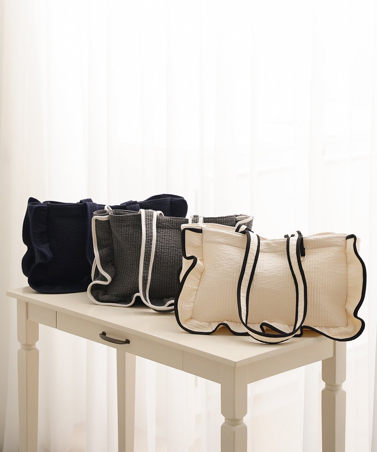 ラッフル ヌビ バッグ Large アイボリー チャコール ネイビー フリーサイズ ラッフルヌビバッグLarge HUIT