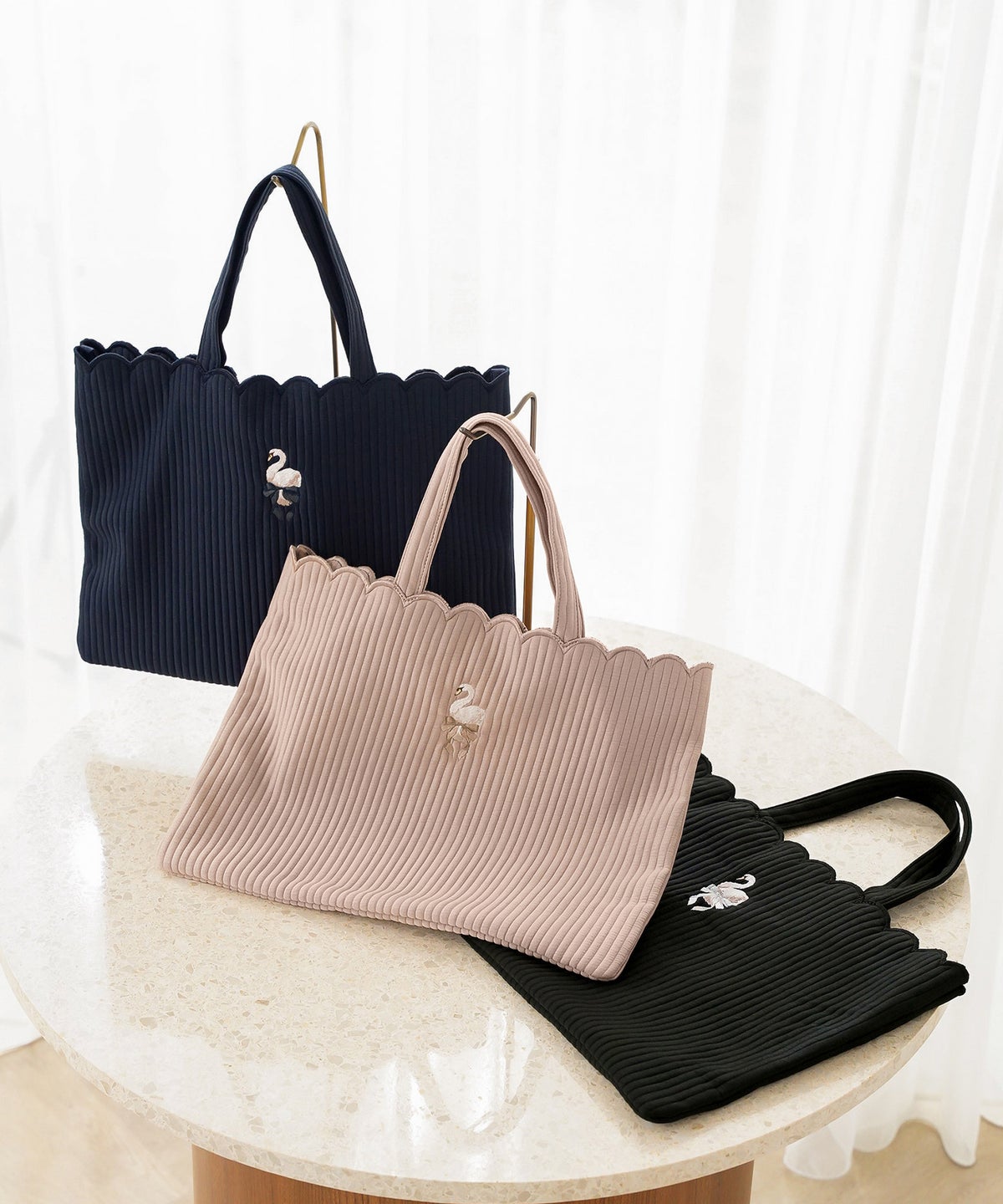 バッグ サブバッグ トートバッグ スワン 白鳥 習い事 ヌビ A4 きれいめ シンプル スワン 刺繍 ヌビ バッグ le reve vaniller
