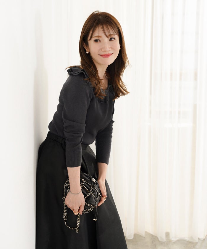 手洗い可 大人カジュアル 上品 長袖 可愛い きれいめ オフィス フェミニン 秋冬春 ジョイントスペース 2段フレア襟ニットPO Liala×PG