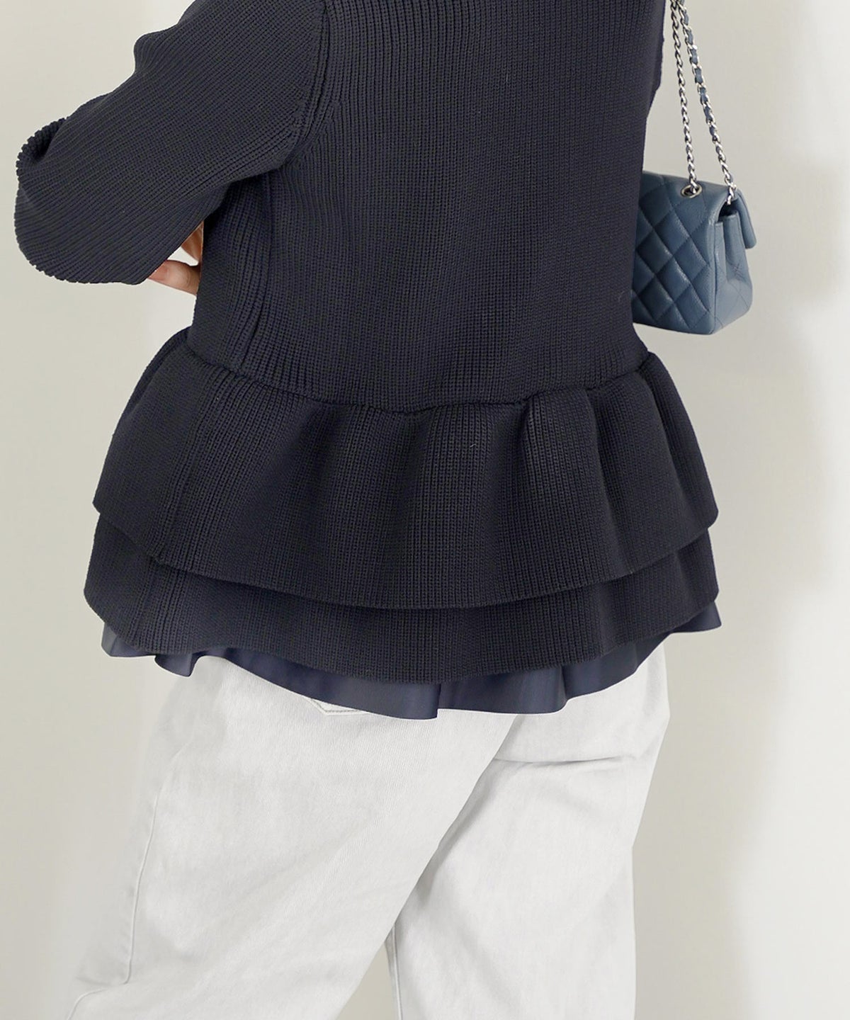 手洗い可 大人カジュアル 上品 長袖 きれいめ オフィス 秋冬 春 かわいい 異素材 ジョイントスペース 肩畦ペプラム裾グログランニットCD Liala×PG