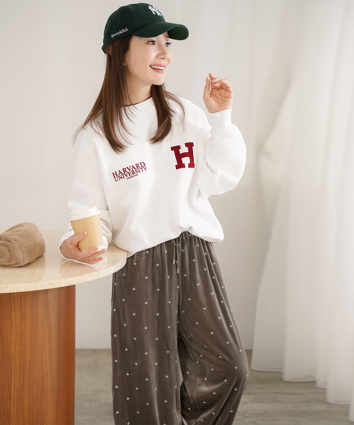 手洗い可 カジュアル シンプル 大人 上品 可愛い 柄 秋冬 リラクシー ウエストゴム ジョイントスペース ベロア刺しゅうパンツ Liala×PG