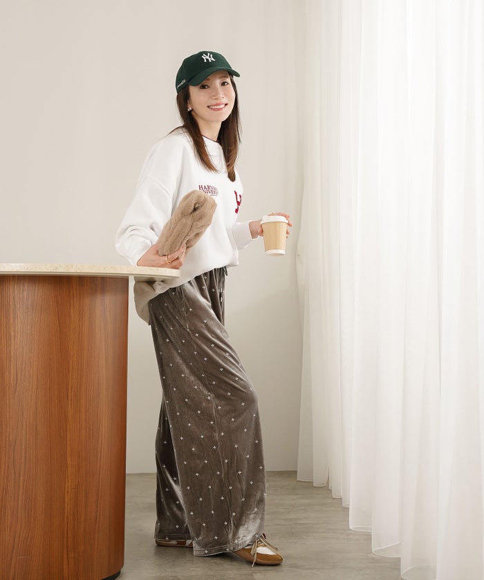 手洗い可 カジュアル シンプル 大人 上品 可愛い 柄 秋冬 リラクシー ウエストゴム ジョイントスペース ベロア刺しゅうパンツ Liala×PG
