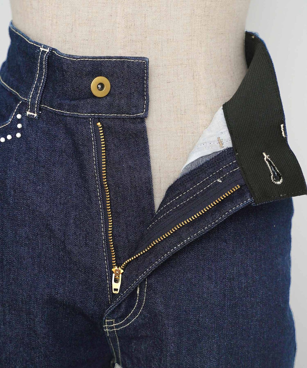 デニム ボトムス パンツ テーパードパンツ きれいめ オフィスカジュアル パール スカラップ デザイン スカラップパール テーパード デニムパンツ le reve vaniller